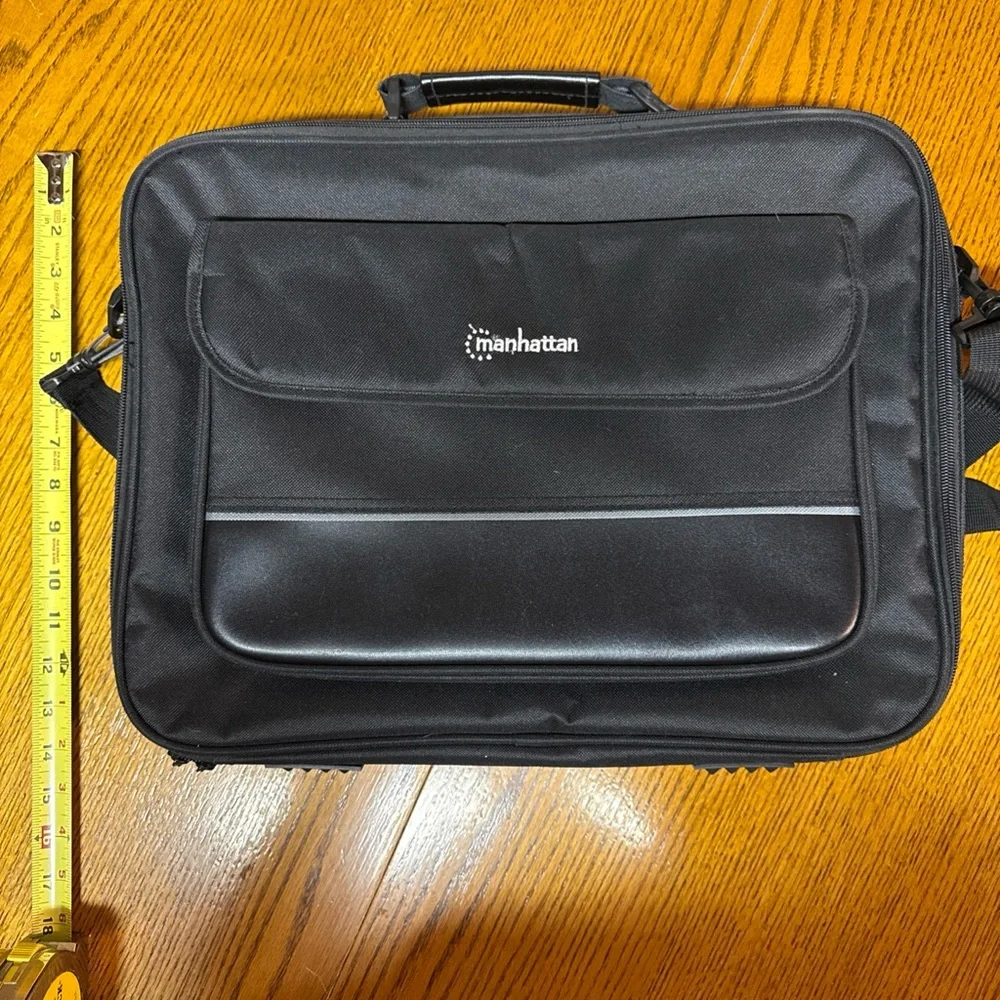 Manhattan Black Laptop Bag -